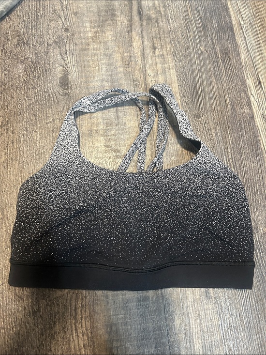 lululemon athletica Other - lululemon athletica Black & White Ombre Strappy Sports Bra size 6 EUC